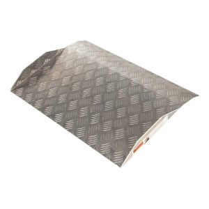 Aluminijasta klančina za robnik - dolžina 760 mm